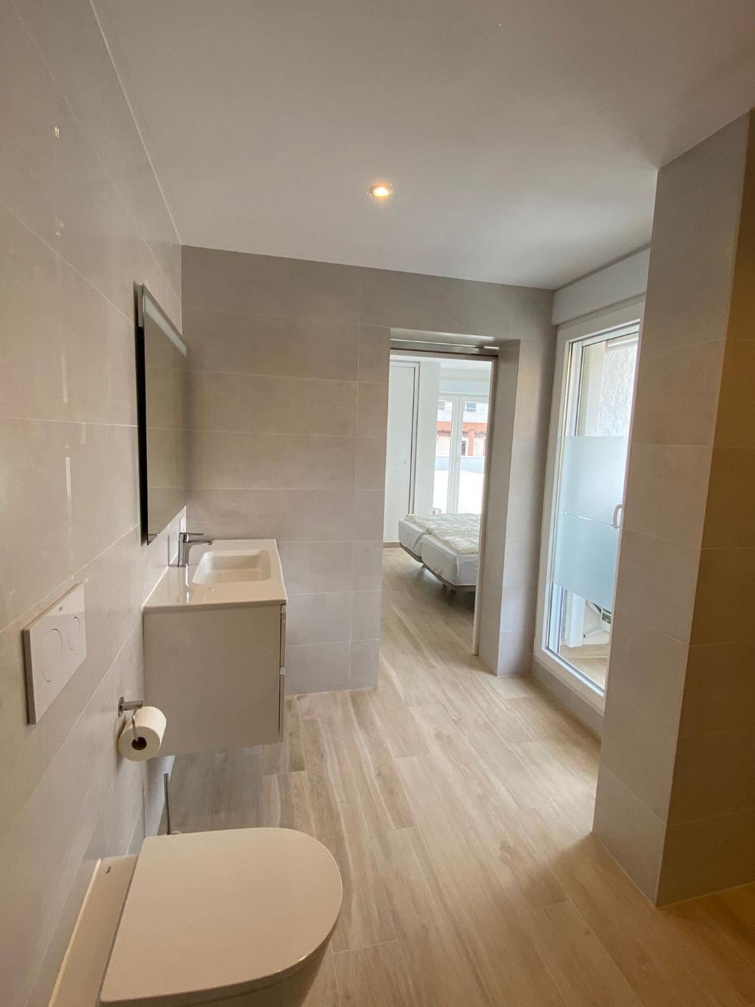Aura Apartment *