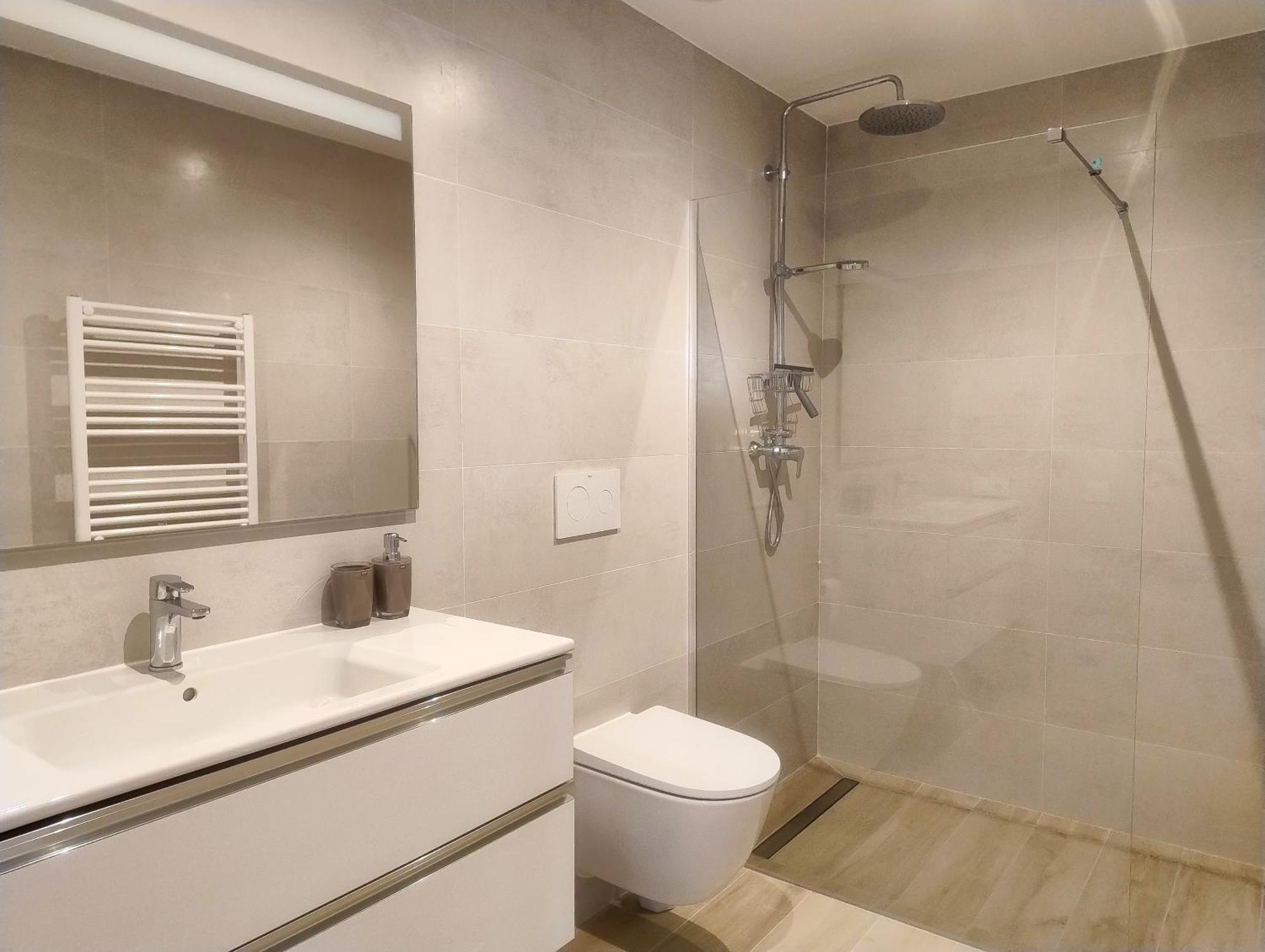 Aura Apartment *